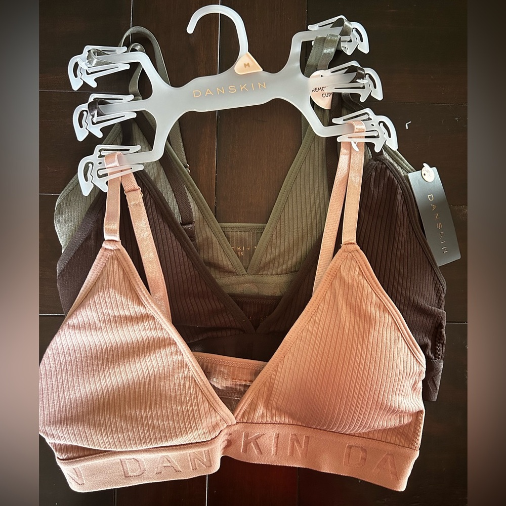 NEW* Women’s Medium Wireless Bras (set of 3)
